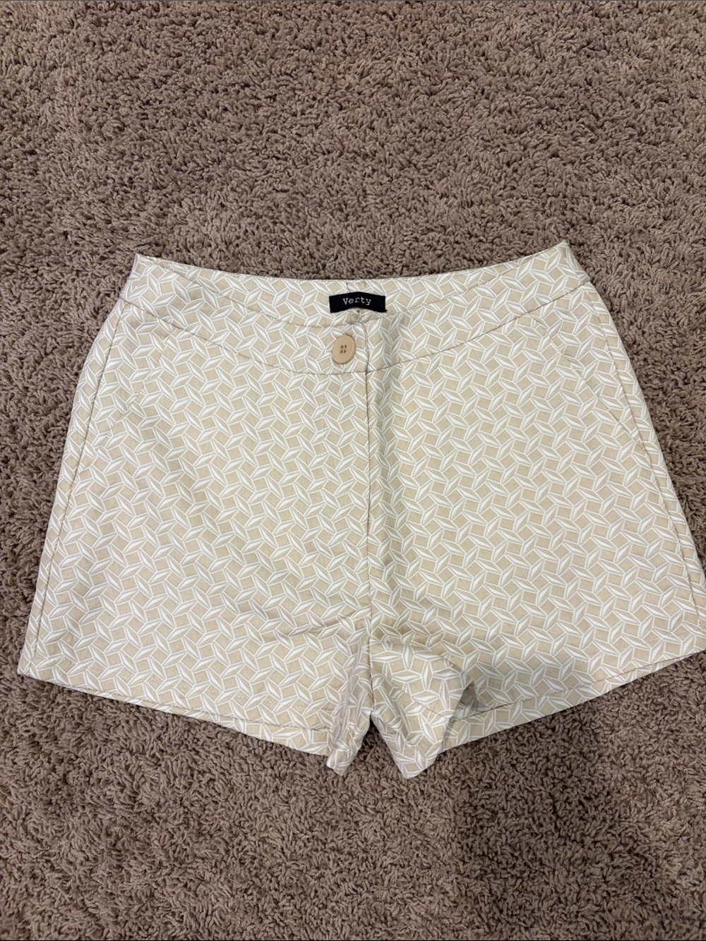 Verty Cream Geometric-Pattern High-Rise Shorts